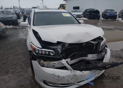 2014 Acura Rlx z USA, uszkodzony, nr VIN JH4KC1F79EC001193
